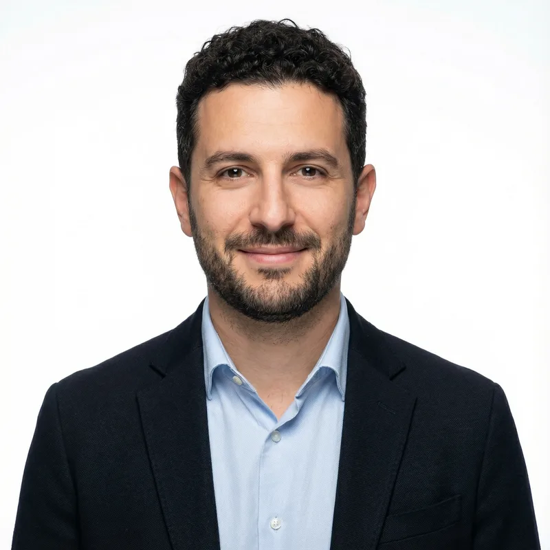 Modello virtuale AI uomo Mauro — MYO Creative Studio